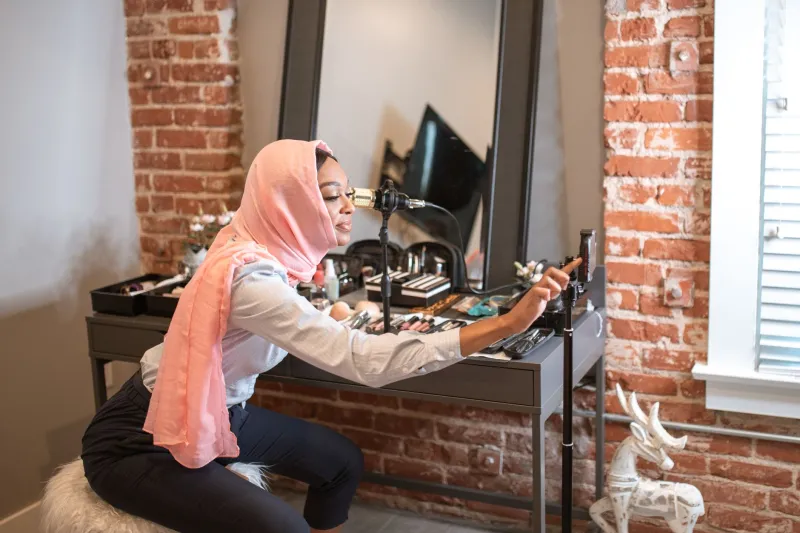 Mirror, Mirror on the 'For You' Page: How Asian-American Teens Are Rewriting Beauty on Their Own Terms